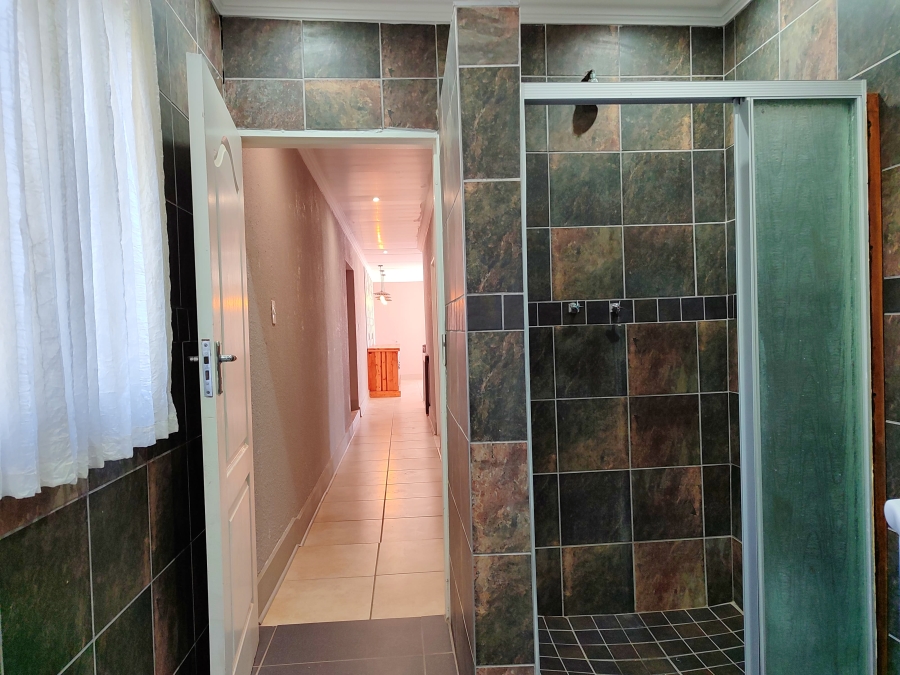 6 Bedroom Property for Sale in Doringkruin North West